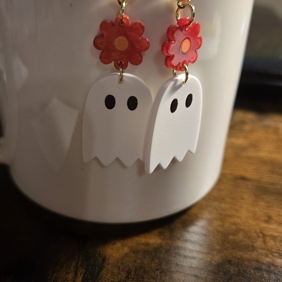 3/$15 Halloween Ghost Earrings - Picture 4 of 4
